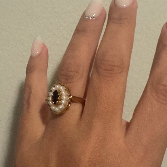 Avon Elegant Gold Plated and Pearl Women's Ring - Picture 6 of 6